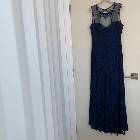 Laura Petites Floor Length Gown Size 4P. - Picture 2 of 4